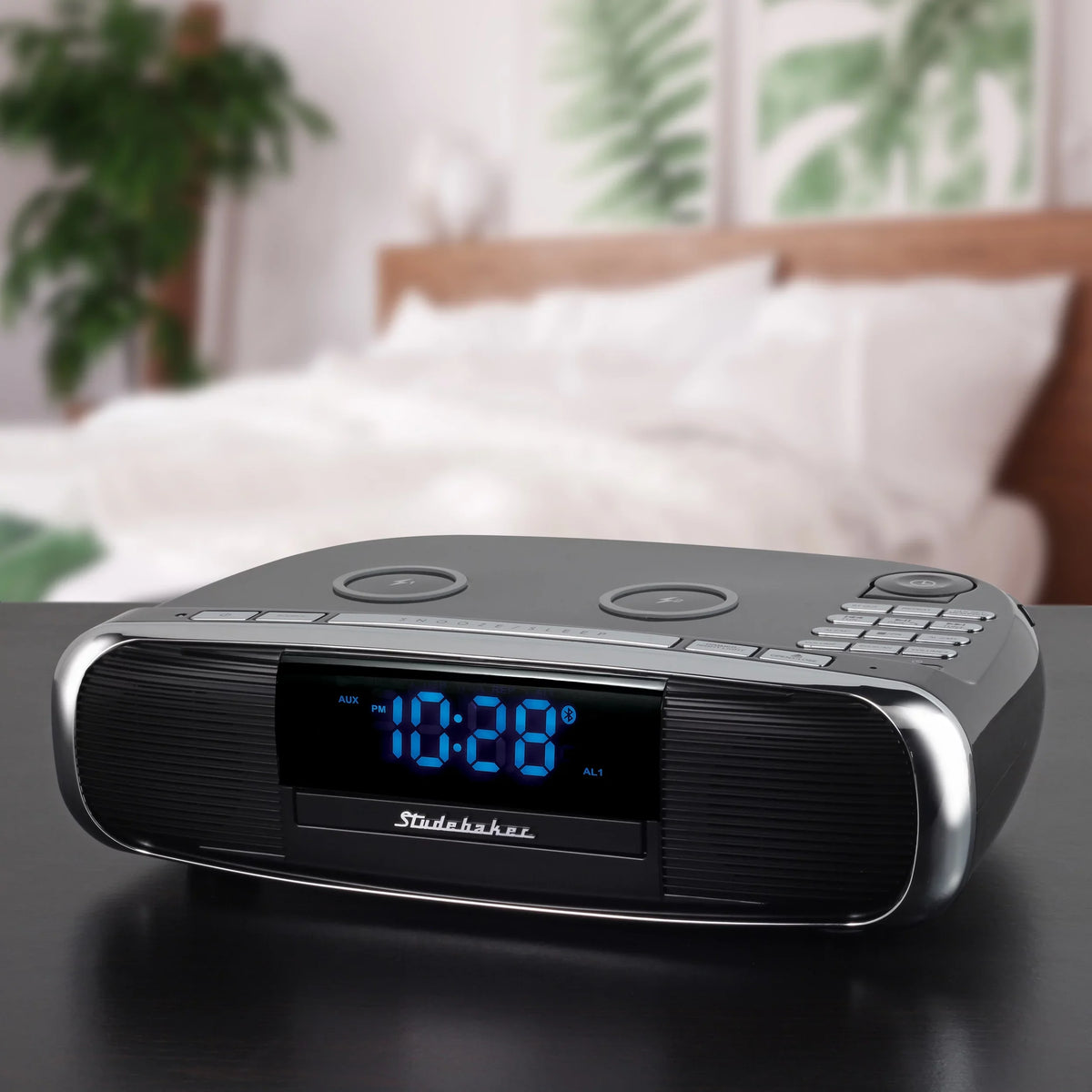 Wireless Radio, Workstaton and Music FM Station HiFi with Studebaker Charging CD, System Qi