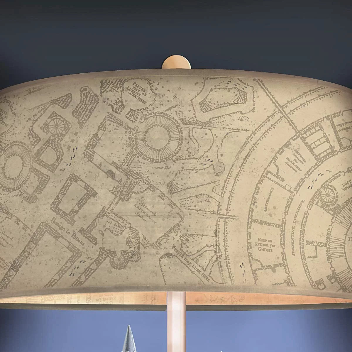 Handcrafted lit Exchange Harry Potter Hogwarts with Bradford Lamp Castle Table